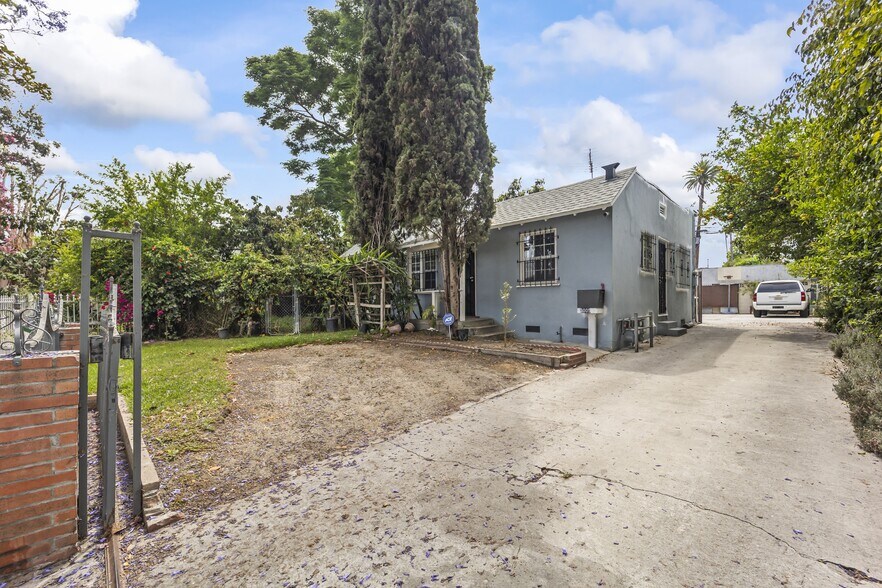 Building Photo - 3005 S Rimpau Blvd