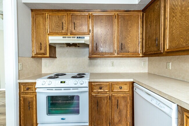 Building Photo - Great Space, Fresh feel!