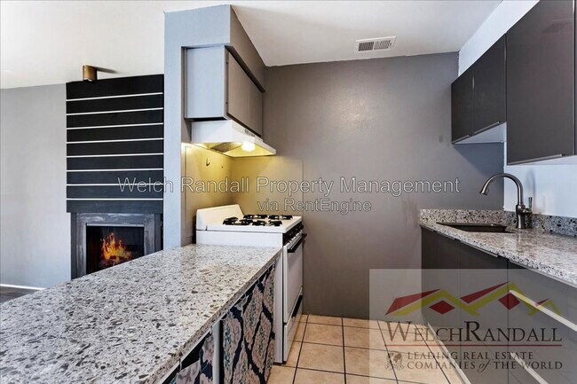 Building Photo - 5676 Meadow Ln