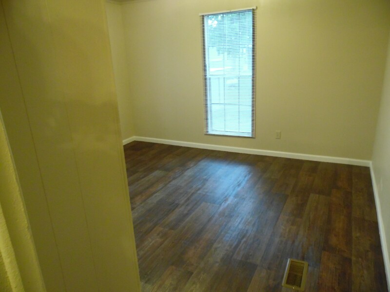 Building Photo - 107 Spur