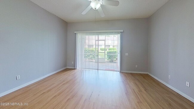 Building Photo - 12311 Kensington Lakes Dr