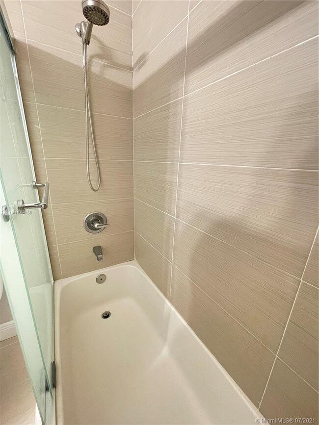 Building Photo - 6524 Hidden Cove Dr