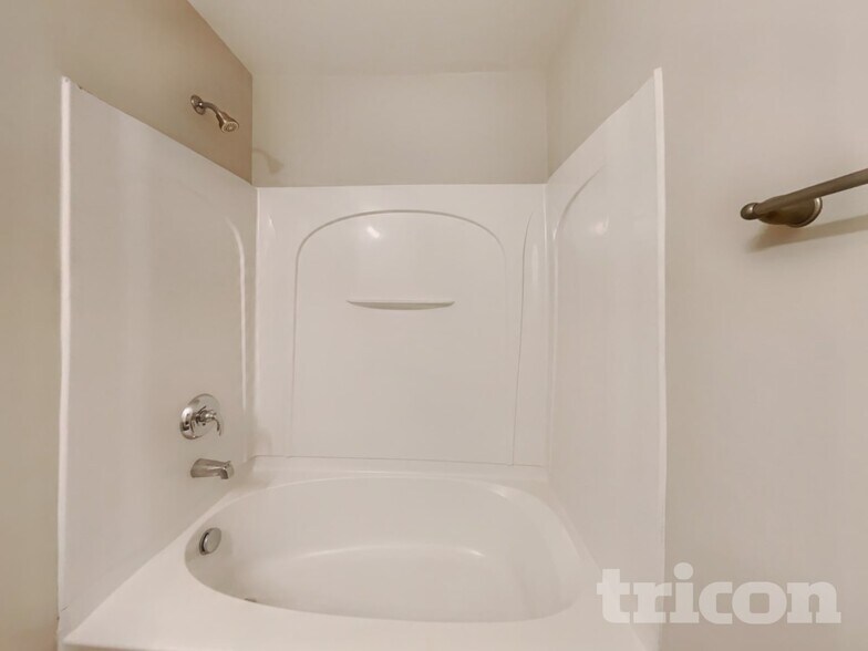 Building Photo - 1011 Ronald Rd