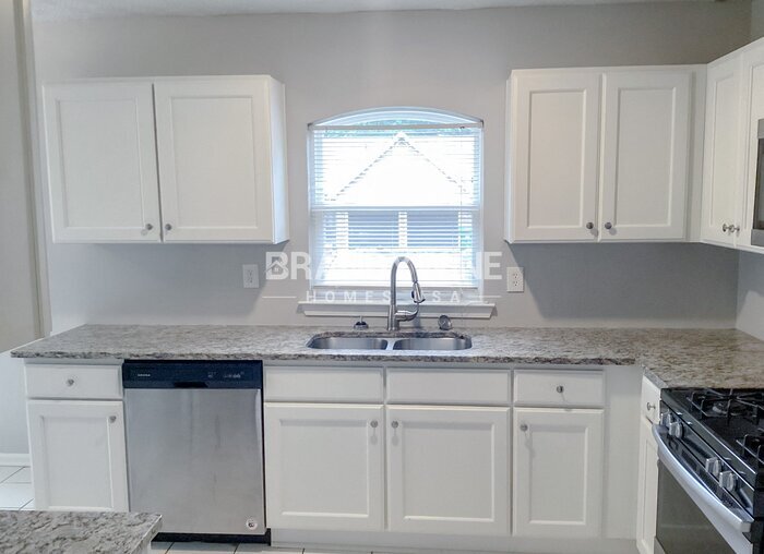 Building Photo - 4400 Westchester Ct