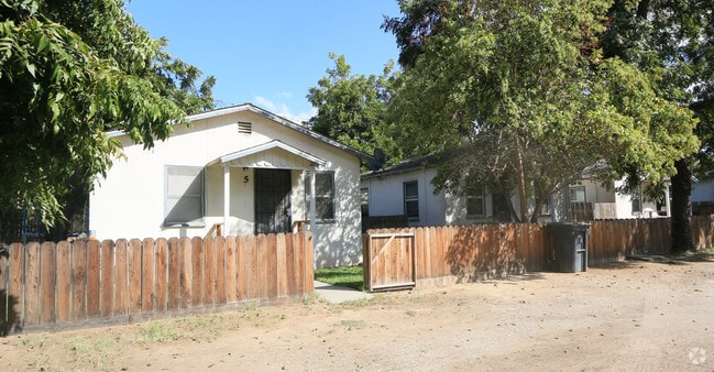 Building Photo - 6773 Locust St
