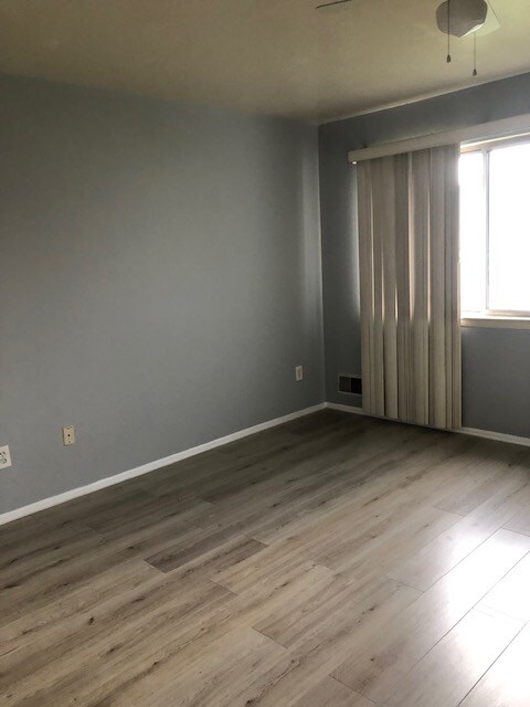 Building Photo - 804 Woodchip Rd