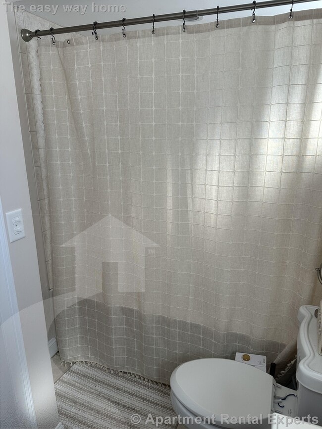 Building Photo - 11 Winthrop Ct