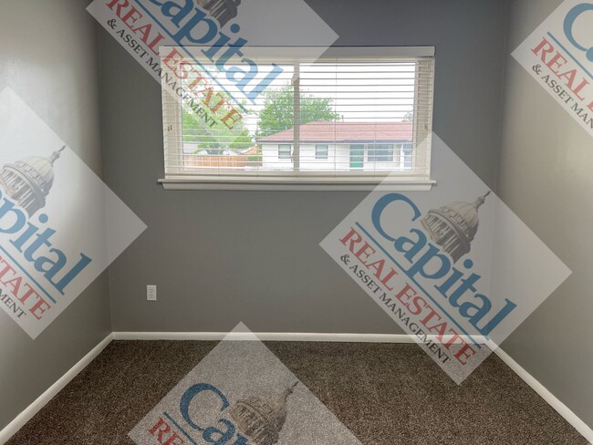 Building Photo - Del City 3 Bedroom