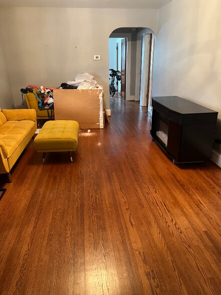 Building Photo - 454 Hanson Ave