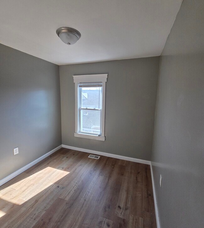 Building Photo - 1007 N Ohio Ave