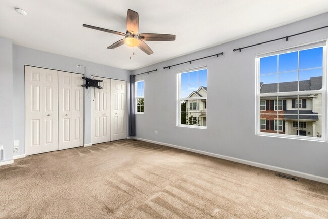 Building Photo - 24615 Patriot Square Dr S