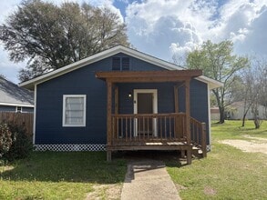 Building Photo - 3 Bedroom 1 Bath House Available for Rent in Petal