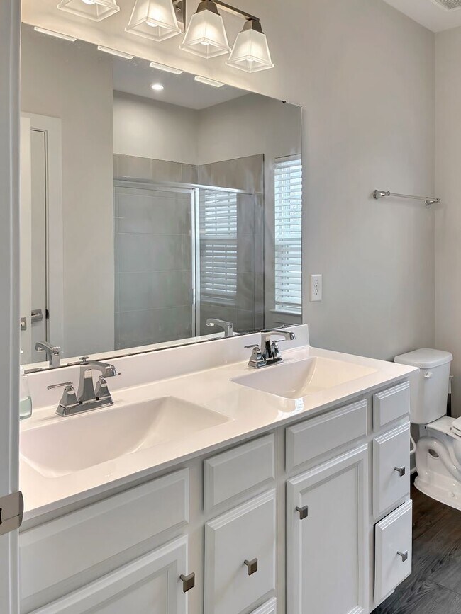 Building Photo - New and Modern Three Bedroom in Bon Air