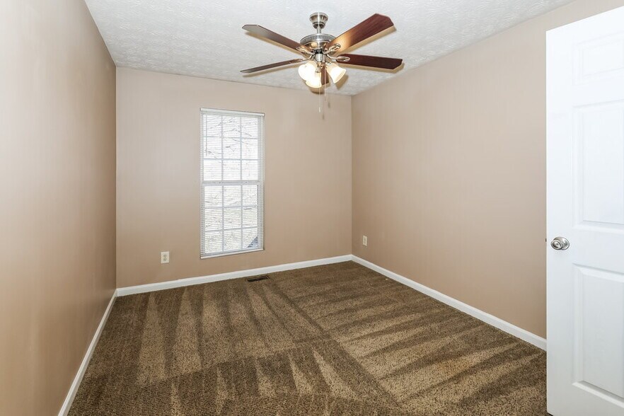 Building Photo - 1870 Grove Way