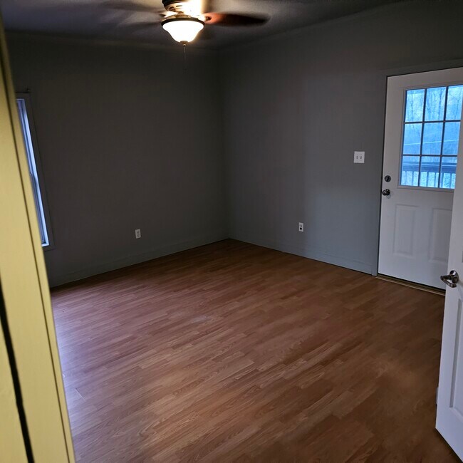 Building Photo - 21 Little Oak Rd