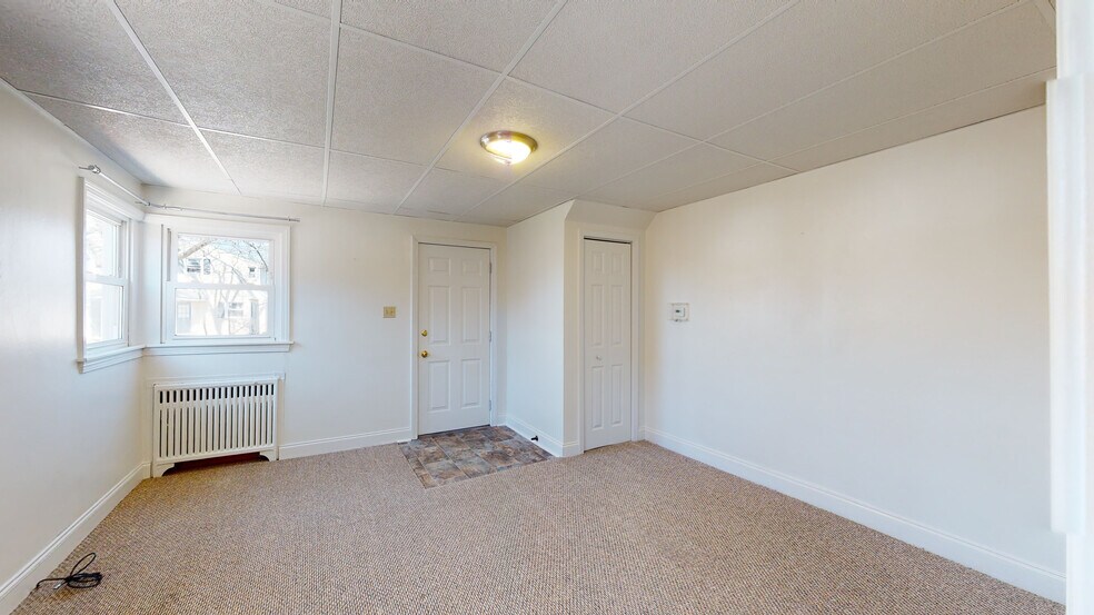 Living room - 2627 Fairmount Pky