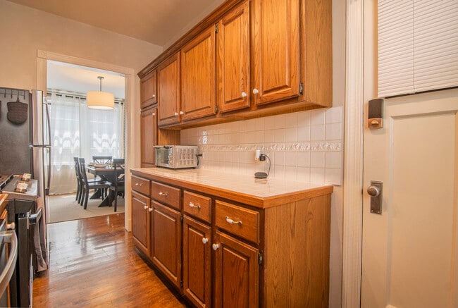 Building Photo - 574 Sheridan Square