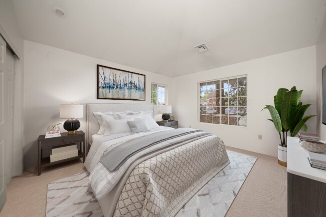 Building Photo - 1522 W Tenth Ave