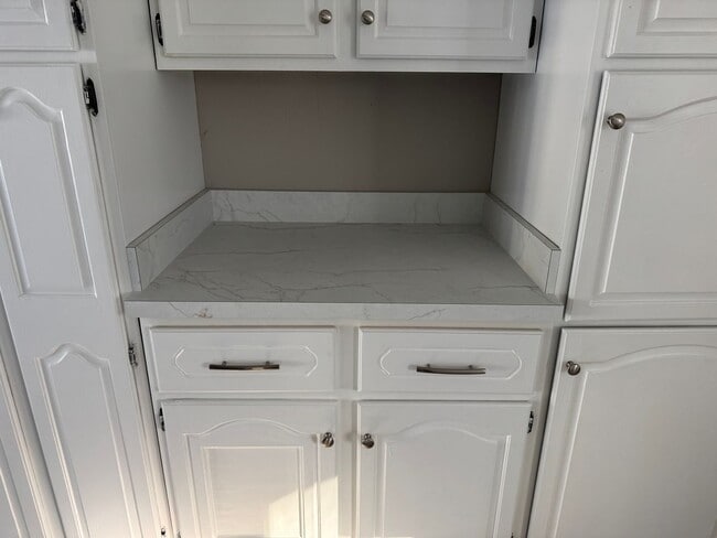 Building Photo - Mattydale 3 BR ranch 1.5 baths, attached g...