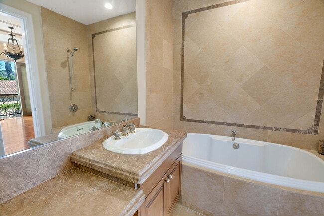Building Photo - 2784 Deep Canyon Dr