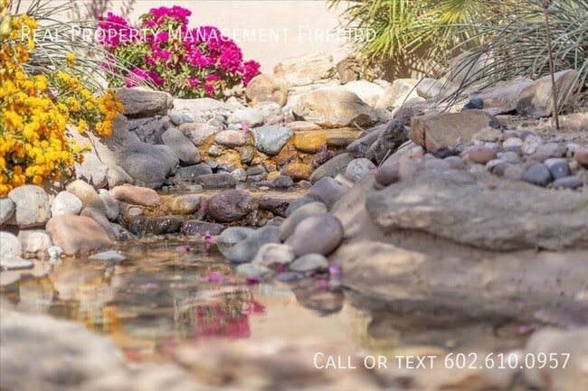 Building Photo - 4921 S Vista Pl