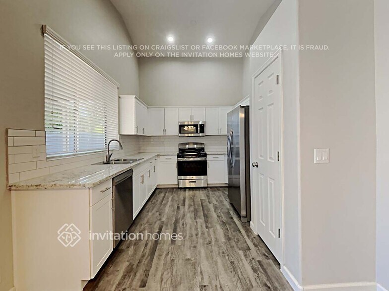 Building Photo - 7348 E Lomita Ave