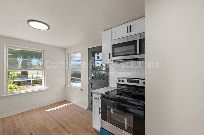 Building Photo - 1395 St Jean St