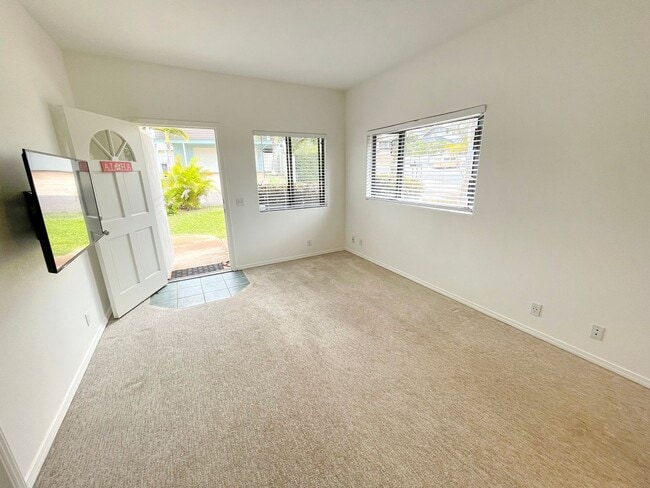 Building Photo - Unfurnished 2BR/1BA single level Ohana wit...