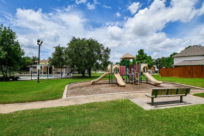 Building Photo - 12823 Dadebrook Ct