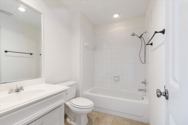 Building Photo - 2263 Austin St