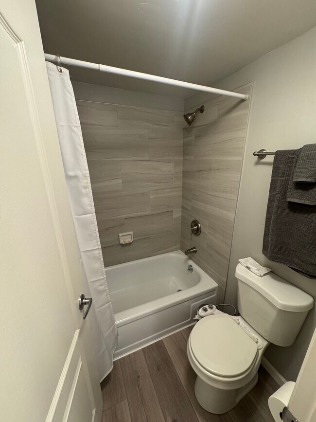 Building Photo - 115 Tramway Dr