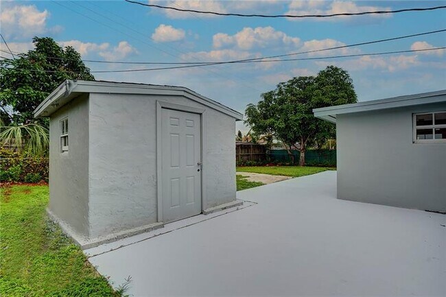 Building Photo - 6711 NW 8th St