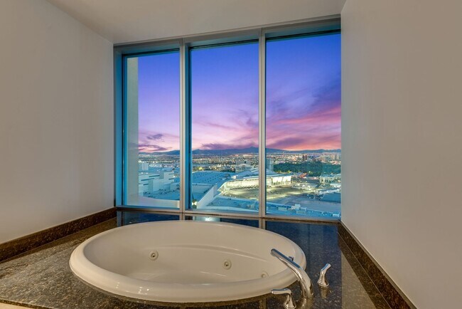 Building Photo - Sky Las Vegas - 2809
