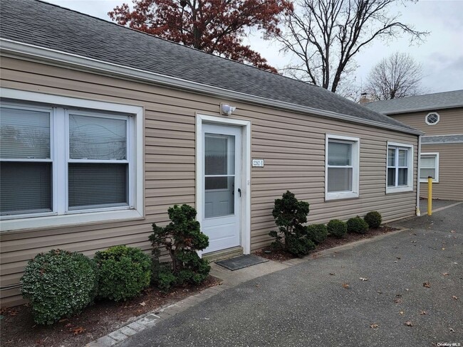 Building Photo - 2262 Centre Ave