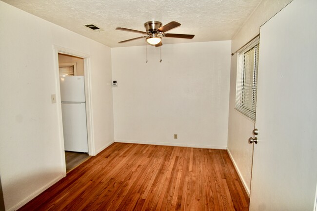 Building Photo - 2739 Kroy Way