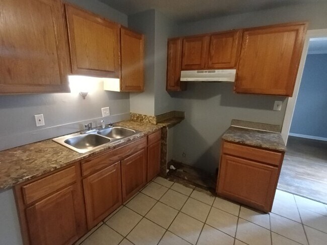 Building Photo - EAST SIDE - 3bd Brick Bungalow $1100/mo