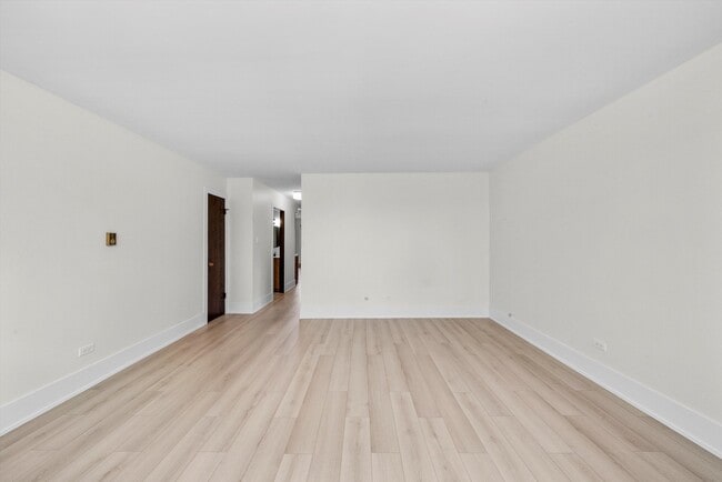 Building Photo - 3612 W 55th St