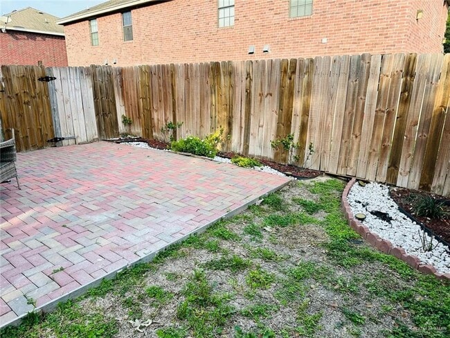 Building Photo - 21 49th St