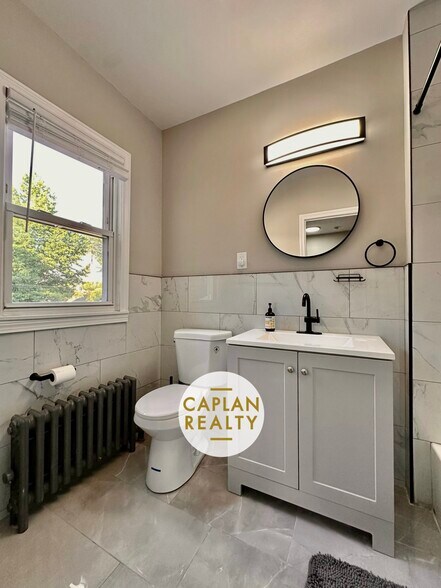 Building Photo - 86 Roydon Rd