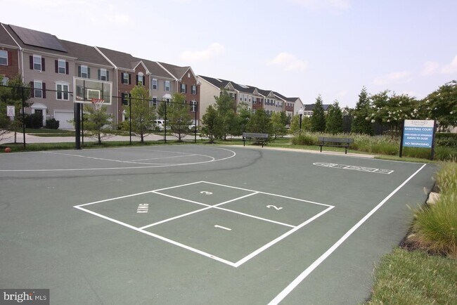 Building Photo - 7568 Stonehouse Dr
