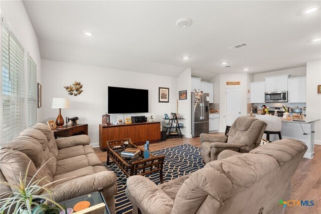 Building Photo - 1444 Acorn Wood