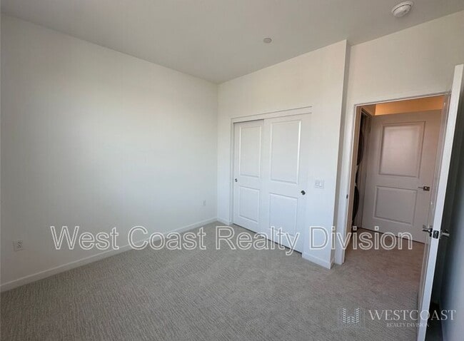Building Photo - 5954 Catskills Ct