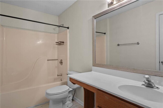 Building Photo - 2155 Southbrook Ridge NW