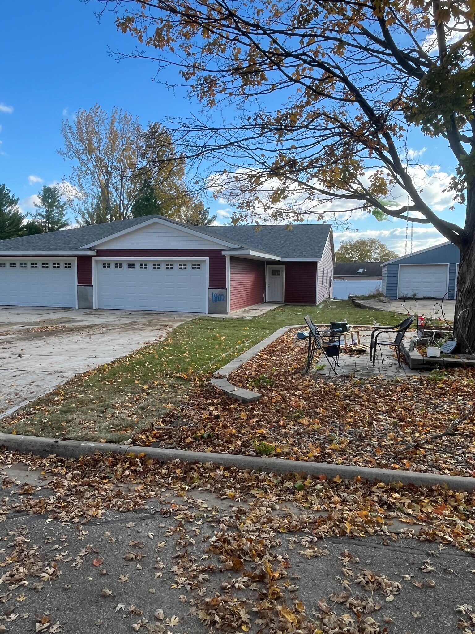 Building Photo - 1800 Sheldon Ave