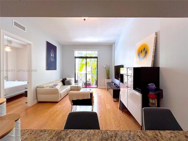 Building Photo - 1805 Ponce de Leon Blvd