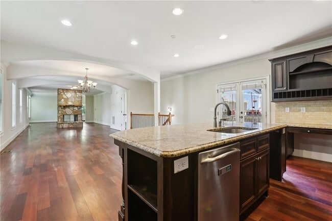 Building Photo - 411 Deering Rd NW
