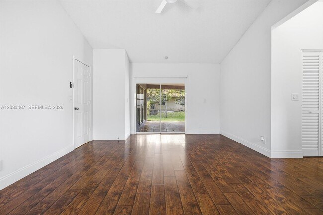 Building Photo - 10633 NW 32nd Ct