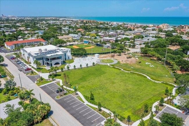 Building Photo - 408 Harrison Ave