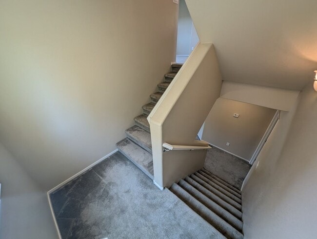 Building Photo - 10544 Headwind Ave