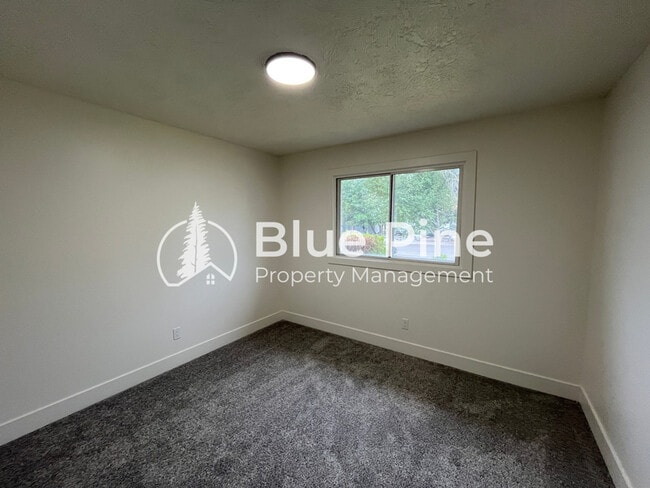 Building Photo - 3095 Disney Dr